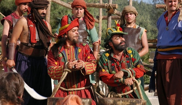 CUMA | Hacivat Karagöz Neden Öldürüldü?