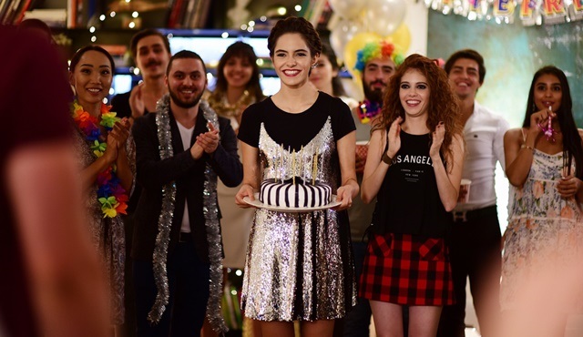 Arkadaşlar İyidir | It's not only the birthday boy who gets a surprise 