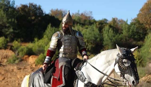 Sultan Mehmed, İsfendiyaroğlu üzerine sefer emrini veriyor!