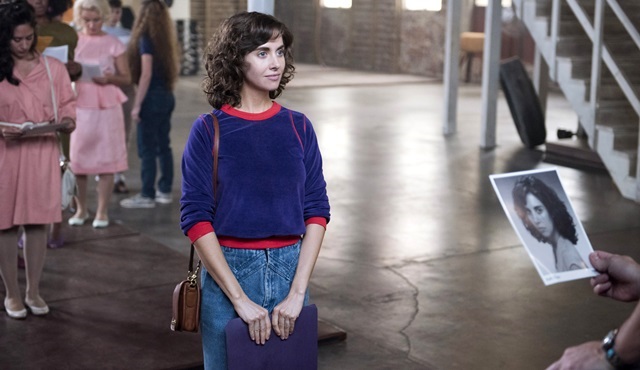 Netflix'in yeni komedi dizisi GLOW'dan ilk görüntüler geldi