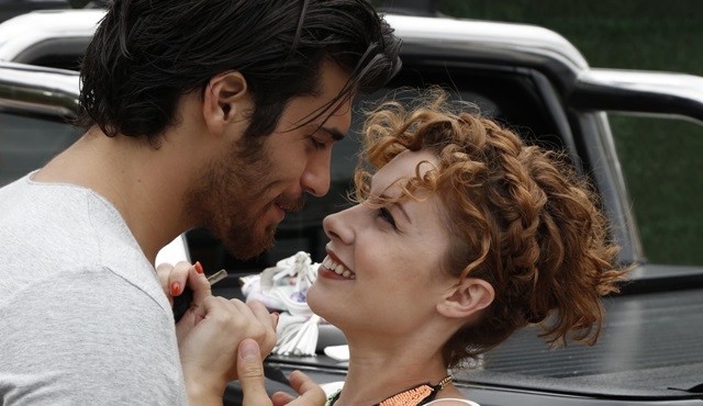 İnadına Aşk: Yalın stands up for his love