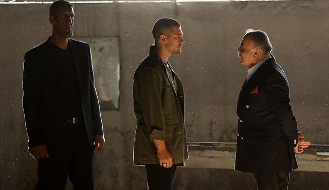 İçerde: Mankurt* muyuz Truva mı?