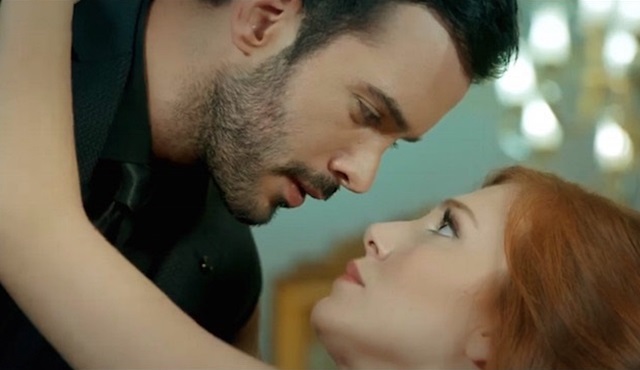 Kiralık Aşk: Ömer'den Defne'ye evlenme teklifi