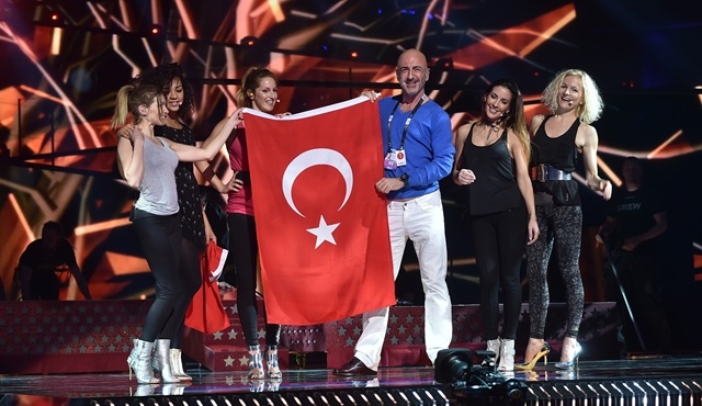 Serhat Hacıpaşalıoğlu, Türkiye bayrağını Eurovision’a taşıdı!