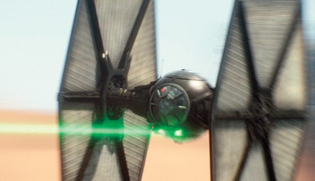 Star Wars: Bölüm VII - Güç Uyanıyor filminden yeni kareler geldi
