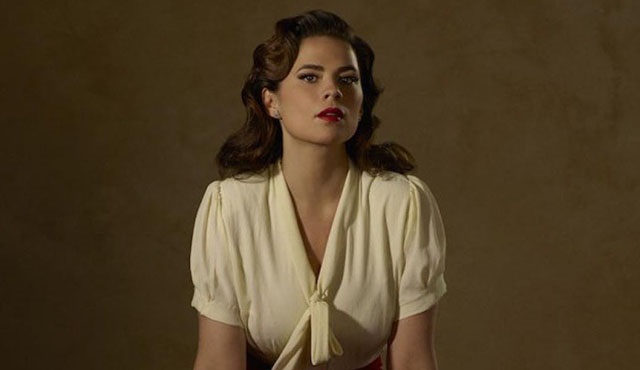 Agent Carter'ın 2. sezonundan bir sahne daha geldi