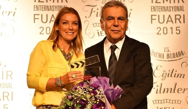 Sinema Burada Festivali’nden Özge Özberk’e ödül!