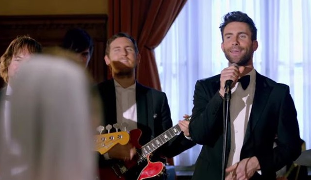 Maroon 5'in Sugar klibi program formatı oluyor