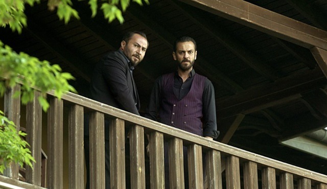 Çukur: Deliler halayının başındaki kötü vezir 