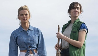 GLOW, Netflix'ten 4. ve final sezonu için onay aldı