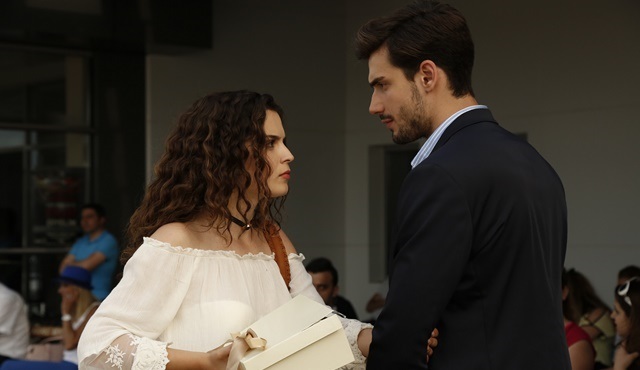 Gülümse Yeter | Two complete opposites come together