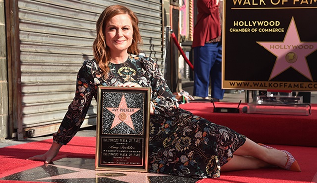 Amy Poehler, Hollywood Şöhretler Kaldırımı'na adını yazdırdı