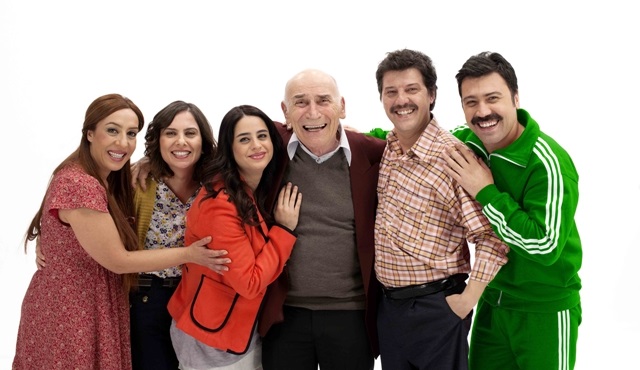 Komik ve sevgi dolu bir ailenin  hikayesi: Mutlu Aile Defteri