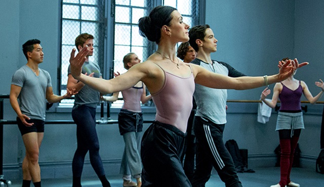 Flesh and Bone'nin ilk bölümü önce internette paylaşılacak