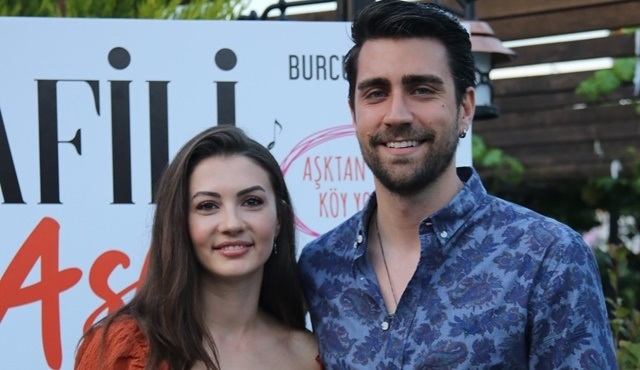 Afili Aşk dizi ekibi ilk bölümü beraber izledi!