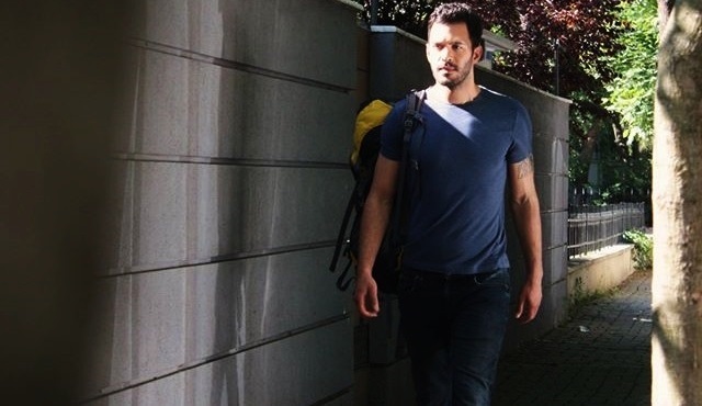 Kiralık Aşk 50.yeni bölüm fragmanı: Defne deli divane, her yerde Ömer’i arıyor!