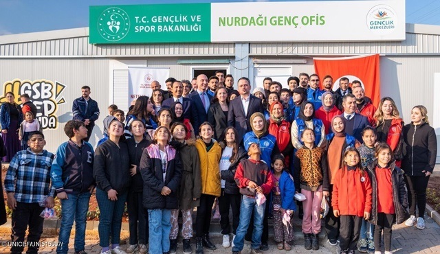 GENÇ ALAN, deprem bölgesindeki gençlere umut olmaya devam ediyor!
