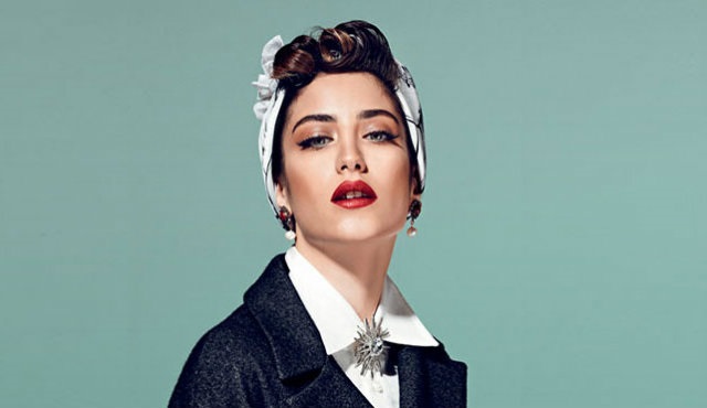 On parmağında on marifet: Hazal Kaya!