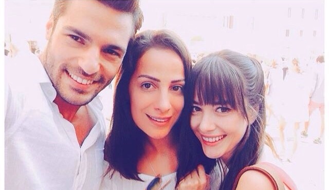 Kiraz Mevsimi’nin Sibel'i Fatma Toptaş'tan Roma setine sürpriz baskın!