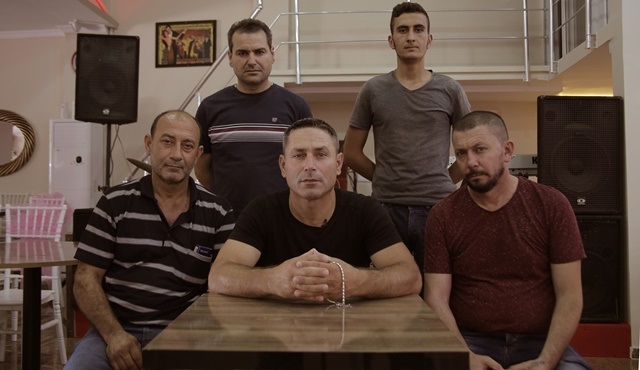Yılın en beğenilen belgesellerinden Benim Varoş Hikayem sadece BluTV'de!