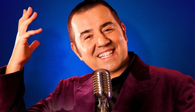 Ata Demirer’in tek kişilik gösterisi ‘Ata Demirer Gazinosu’ ile Ege sahillerinde!
