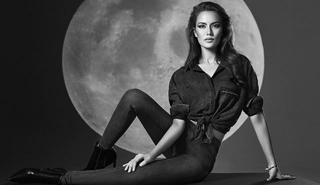 Ünlü oyuncu Fahriye Evcen, Koton'un marka yüzü oldu!
