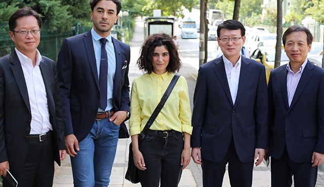 Kore'nin en büyük yayıncı kuruluşu MBC, Seviyor Sevmiyor setini ziyaret etti