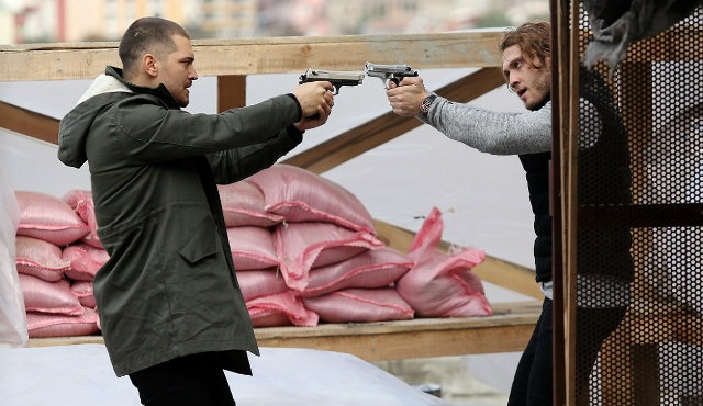 İçerde yine zirvede!
