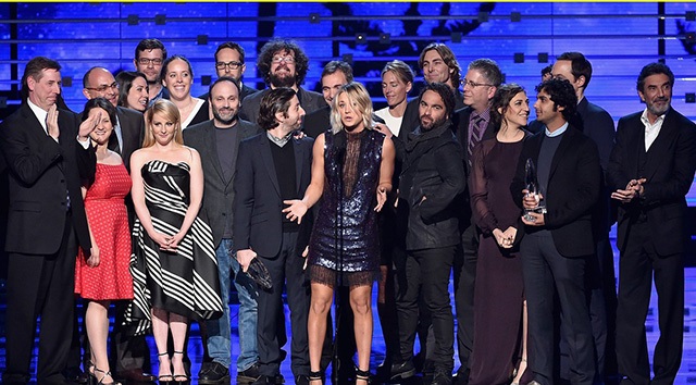 People's Choice Awards'ta hangi ünlü ne giydi?