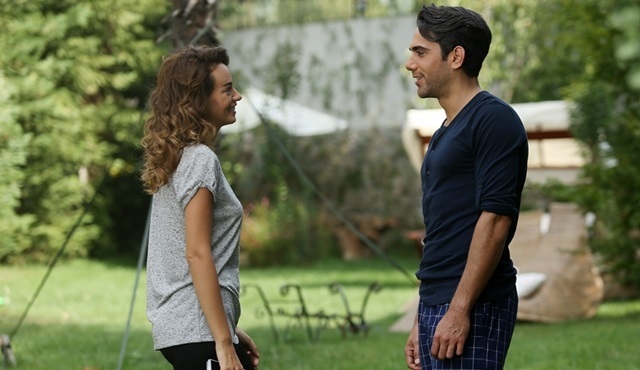 Bana Sevmeyi Anlat | Alper chooses to protect Leyla 