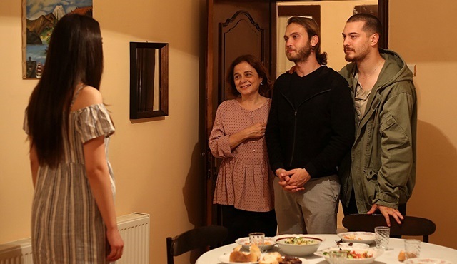 İçerde dizisinde Eylem de Mert'in gerçek kimliğini öğreniyor!
