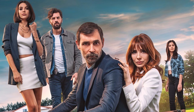 Kağıt Ev dizisinin afişi yayınlandı!