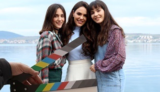 Üç Kız Kardeş dizisinin çekimleri Ayvalık’ta başladı!