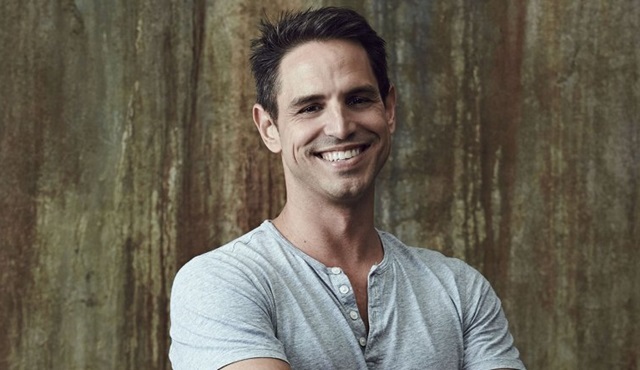 Greg Berlanti, Warner Bros. Television ile olan anlaşmasını yeniledi