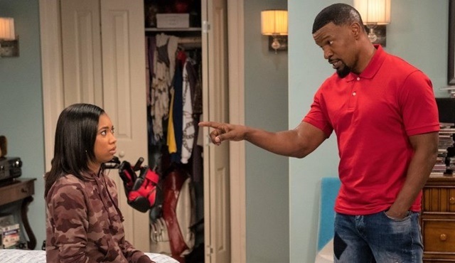 Netflix'in yeni komedisi Dad Stop Embarrassing Me 14 Nisan'da başlıyor