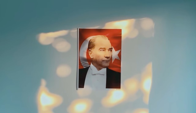 Milli Eğitim Bakanlığı'nın hazırladığı 23 Nisan klibini Zeynep Günay Tan yönetti!