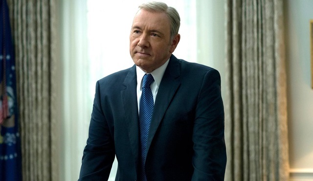 Kevin Spacey, House of Cards'tan kovuldu