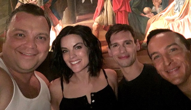 Jaimie Alexander, Gotham setini ziyaret etti