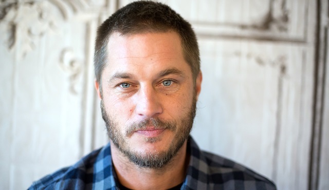 Travis Fimmel, Raised by Wolves dizisinin kadrosuna katıldı