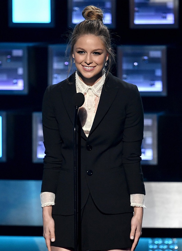 People's Choice Awards'ta hangi ünlü ne giydi?