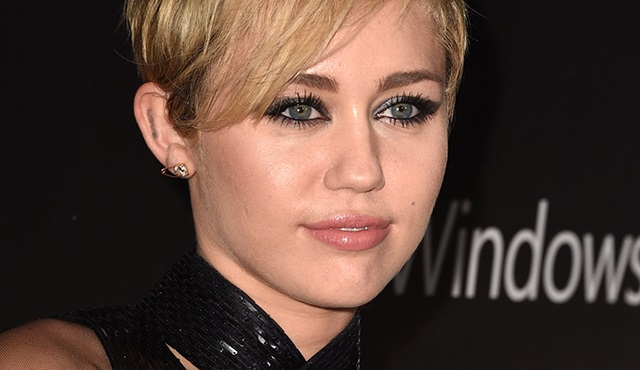 Miley Cyrus, The Voice programına dahil oldu