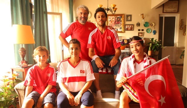 Familya | This is Beyoğlu family-- and their hectic reunion