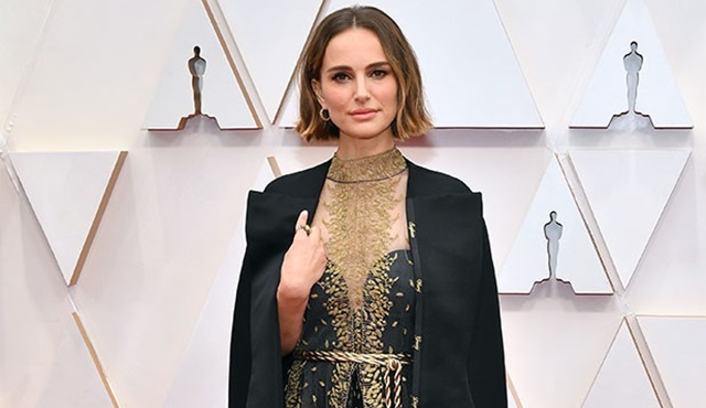 Natalie Portman, kostümüyle göz ardı edilen kadın yönetmenlere dikkat çekti