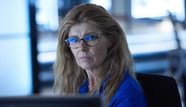 Connie Britton, 9-1-1'ın 3. sezon finali için diziye dönüyor