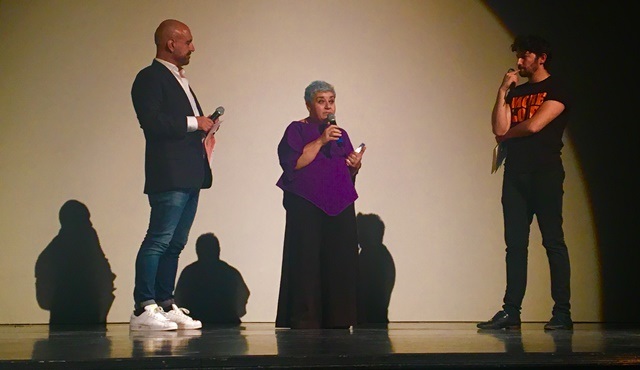 Serra Yılmaz, MIX Milano Festivali'nde “Komedi Kraliçesi” ödülüne layık görüldü!