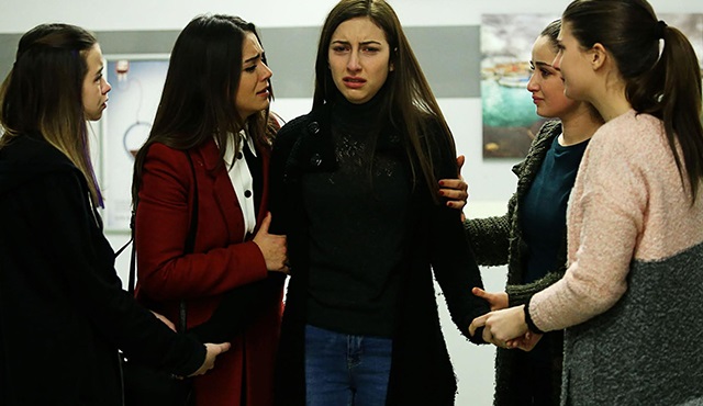 Pazartesi akşamının lideri Kırgın Çiçekler oldu!