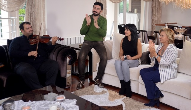Ferman Toprak’tan Pazar Gezmesi’ne özel mini konser!