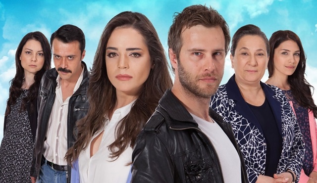 Kırgın dizinin çiçek aşıkları..