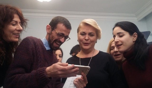 İlişki Durumu: Karışık; Set Durumu: Harika!