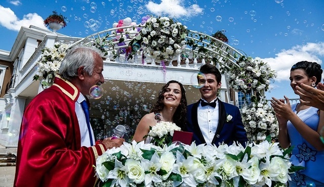 Gülümse Yeter’in en güzel sahneleri derledik!
